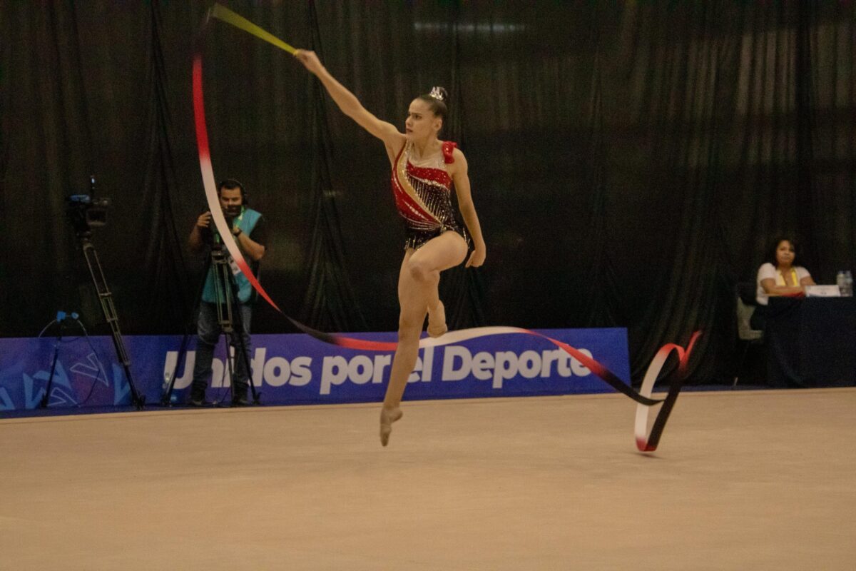 Gloriana Sánchez, la gran monarca de la gimnasia rítmica centroamericana