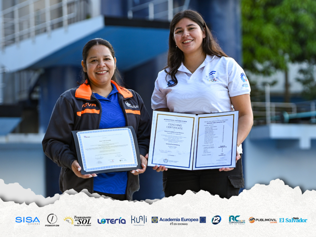 Natación artística con entrenadoras de nivel internacional