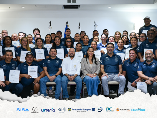 LA CERTIFICACIÓN PARA ENTRENADORES DE NATACIÓN FUE UN ÉXITO