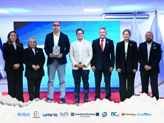 Comité Olímpico de El Salvador entrega reconocimiento especial a Yamil Bukele