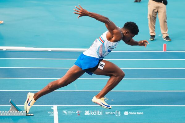 GERALD DRUMMOND CLASIFICA EN EL PRIMER LUGAR A LA GRAN FINAL DE LOS 400 METROS CON VALLAS EN SANTO DOMINGO 2026