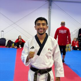 Juan Carlos Calderón alcanza el puesto 11 del mundo en el Campeonato Mundial de Taekwondo Poomsae 2026